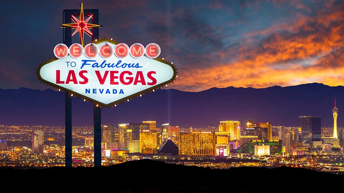Horizonte de Las Vegas con texto del Proyecto de Ley 30 de la Asamblea superpuesto